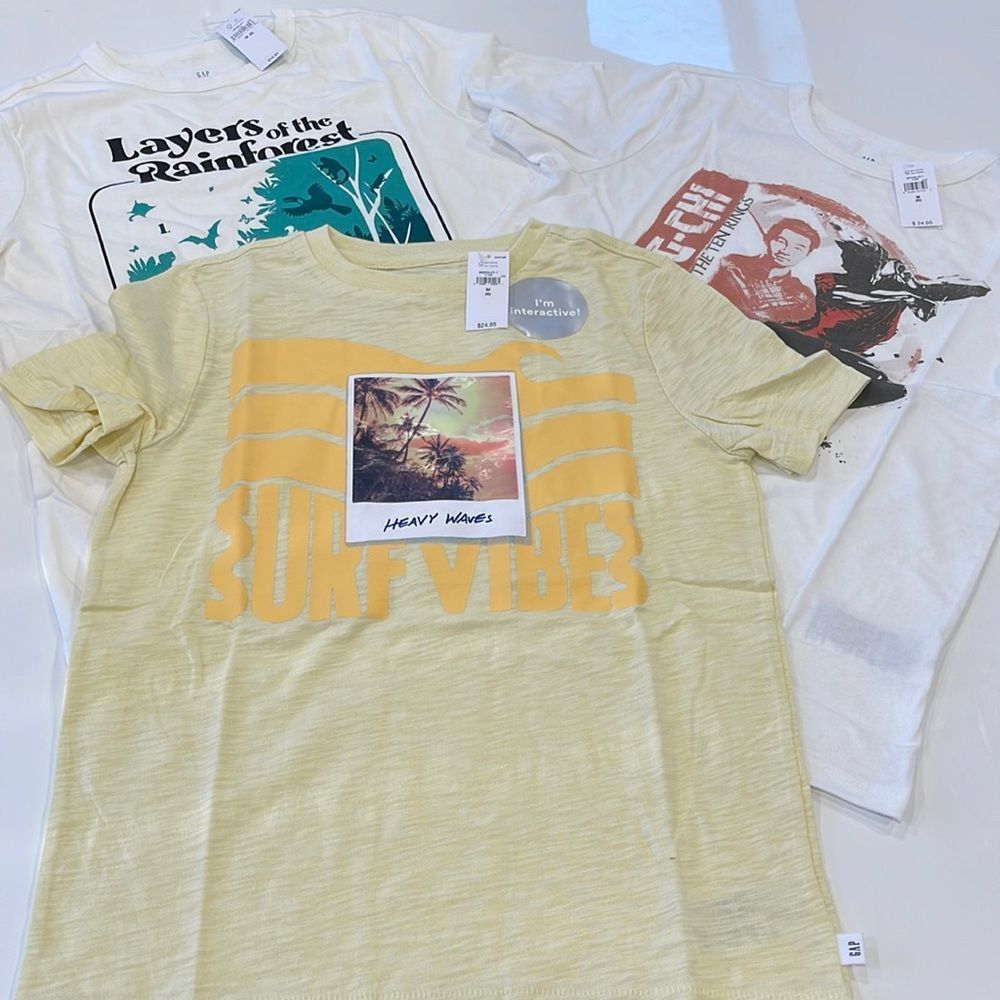 NWT Bundle of Gap tee